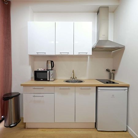 Modern Renovated Studio With A Touch Of Gilded Glamour Central Paris Lägenhet Exteriör bild