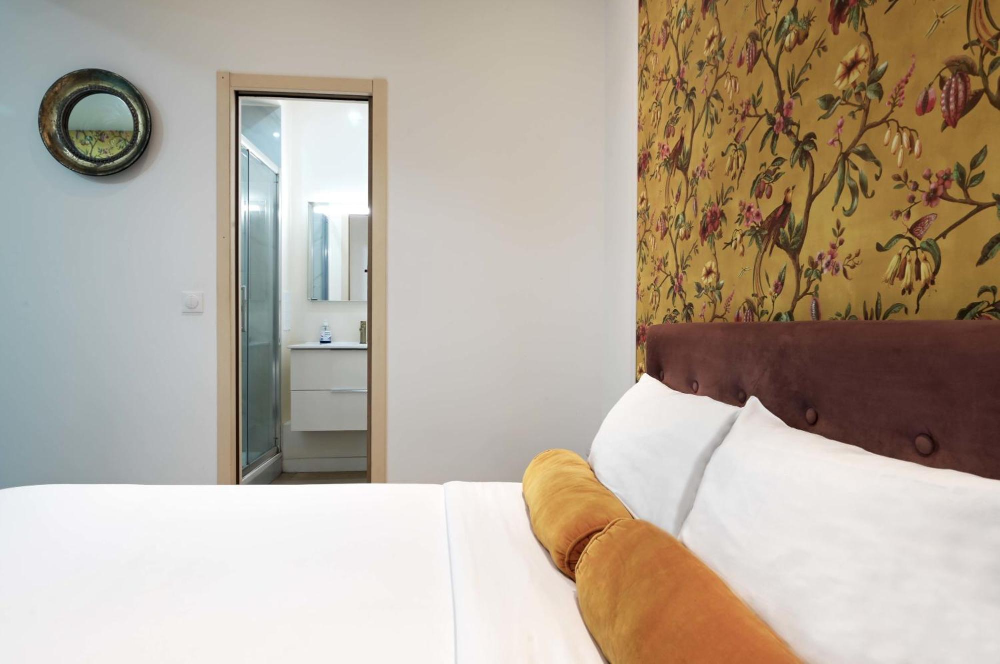 Modern Renovated Studio With A Touch Of Gilded Glamour Central Paris Lägenhet Exteriör bild