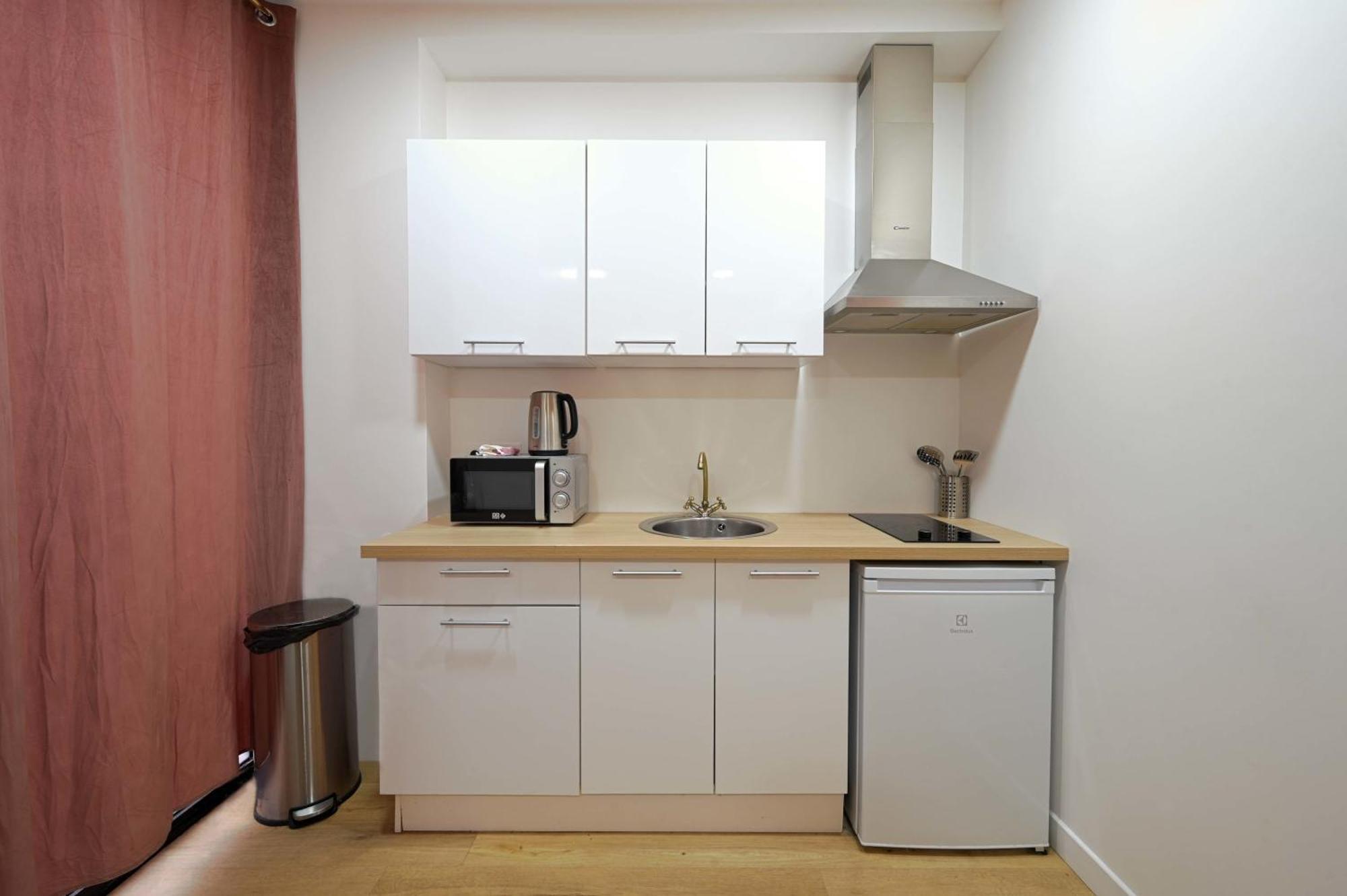 Modern Renovated Studio With A Touch Of Gilded Glamour Central Paris Lägenhet Exteriör bild